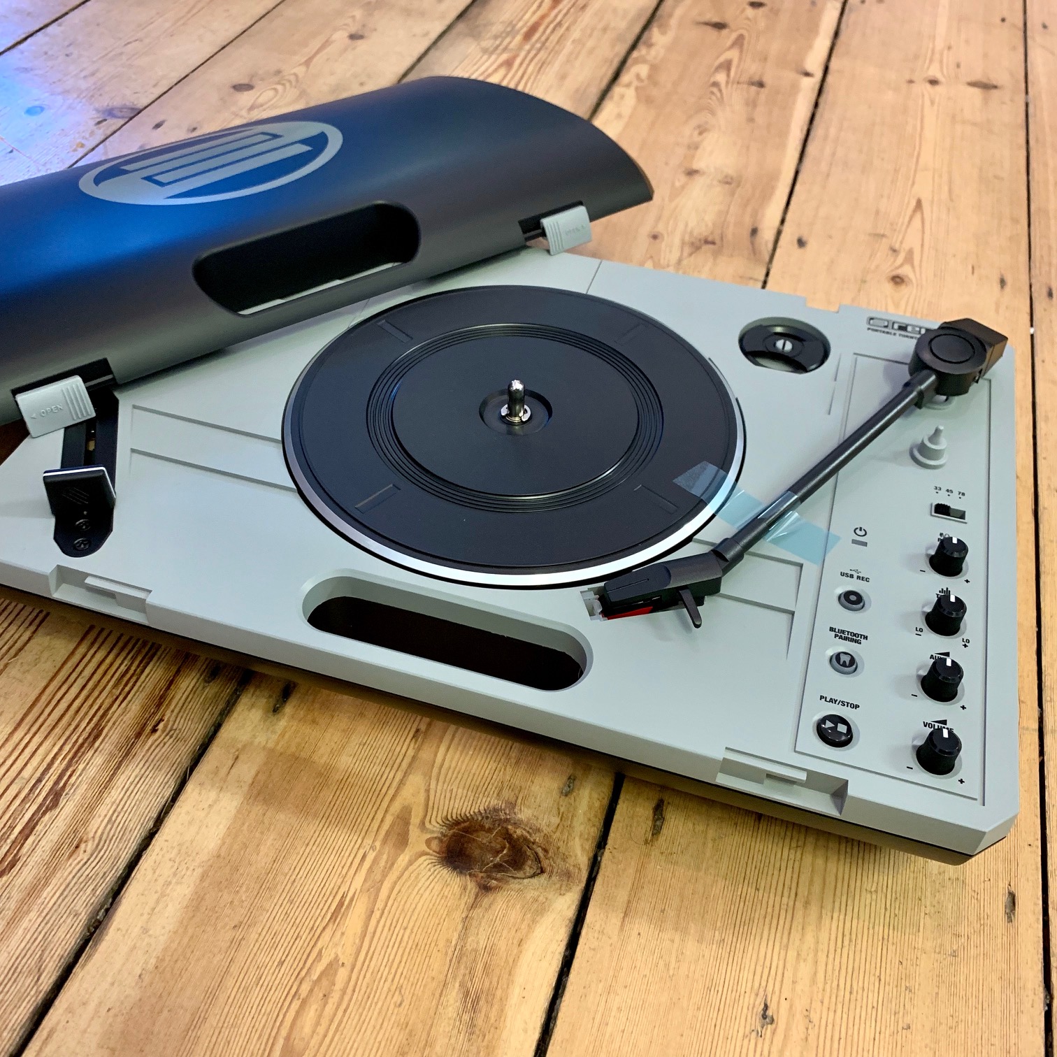 Reloop SPIN portable DJ turntable review