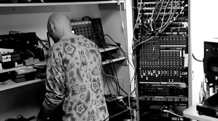 Premiere – hear the jerky techno genius of ‘Rag It!’ from former Chrome Hoof man Bintus